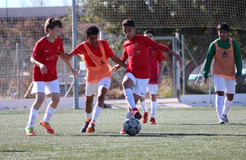 Valencia Tour 2018

26th March - 1st April we took 2 squads of players on a Valencia Tour to compete against some top Spanish teams, as well as exploring the city and visiting some great stadiums in Spain.